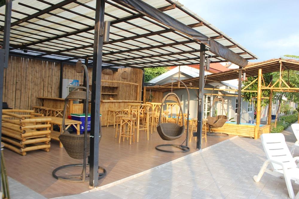 1715 House - White Rhino Hotel Rawai Exterior photo